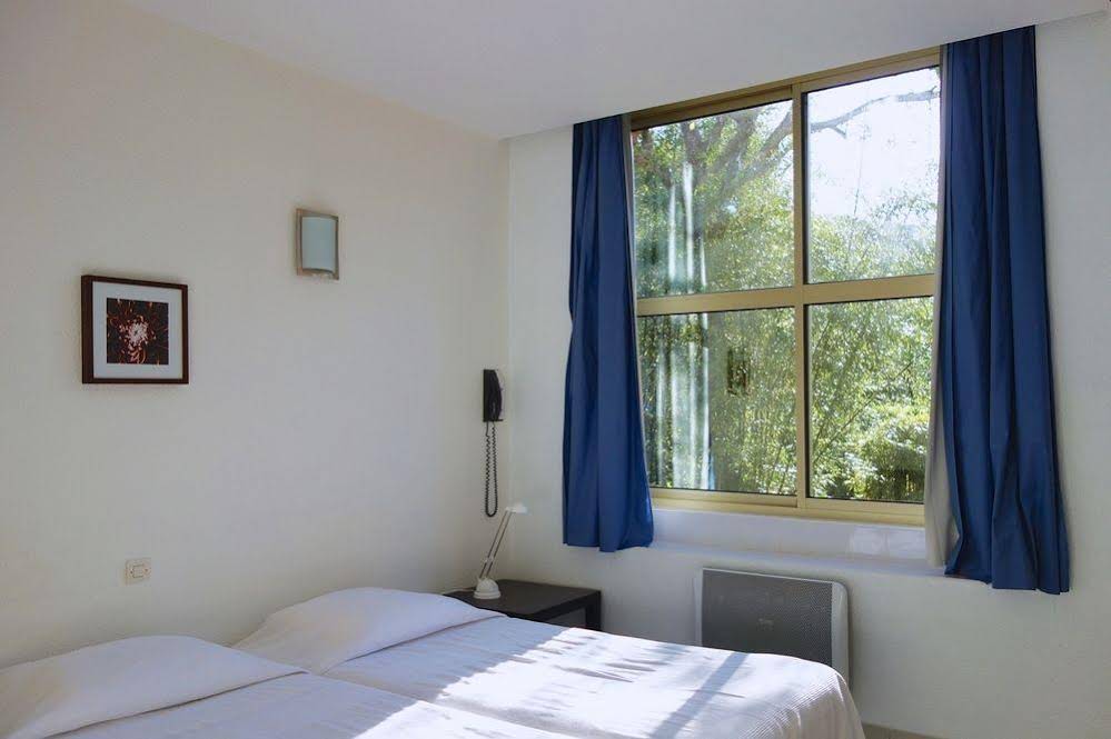 Hôtel Les Bellugues