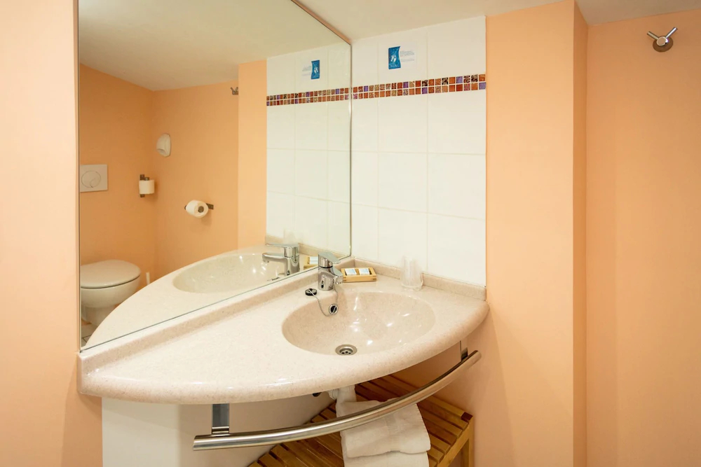 Hotel Le Saint Genies