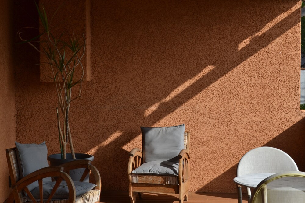 Hotel Le Saint Genies