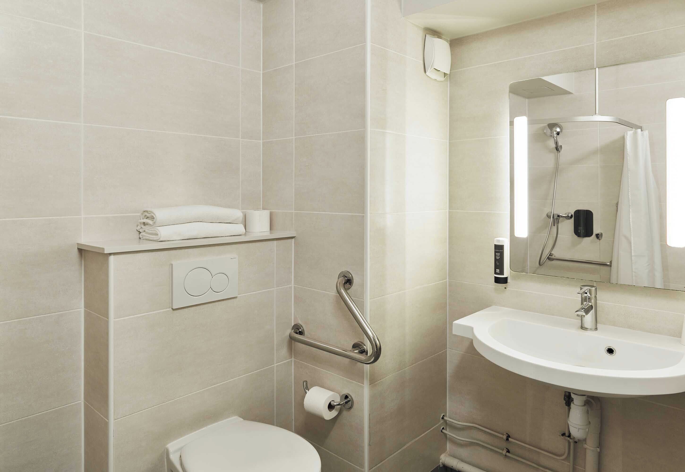 B&B Hotel Paris Est Bobigny Université