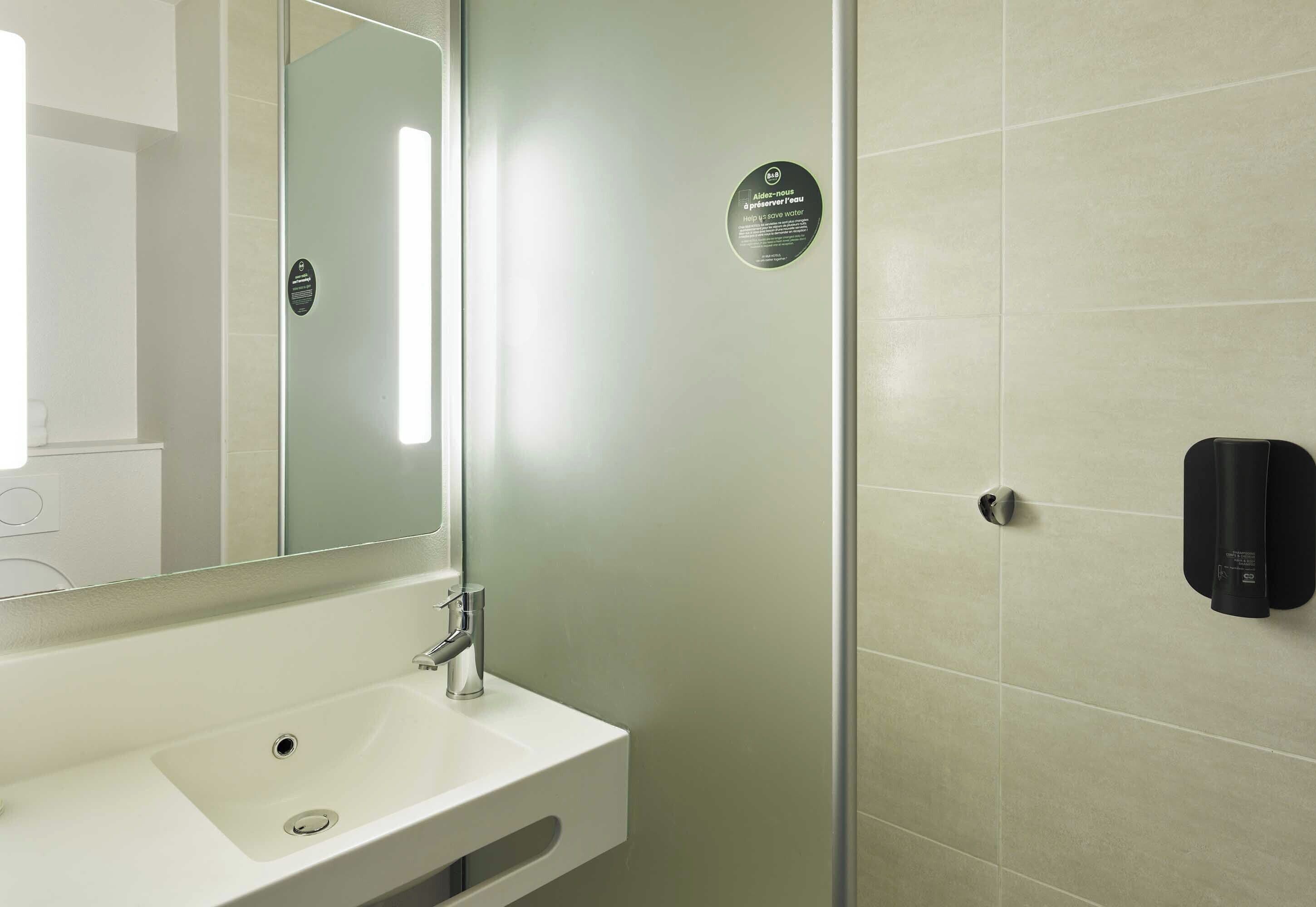 B&B Hotel Paris Est Bobigny Université