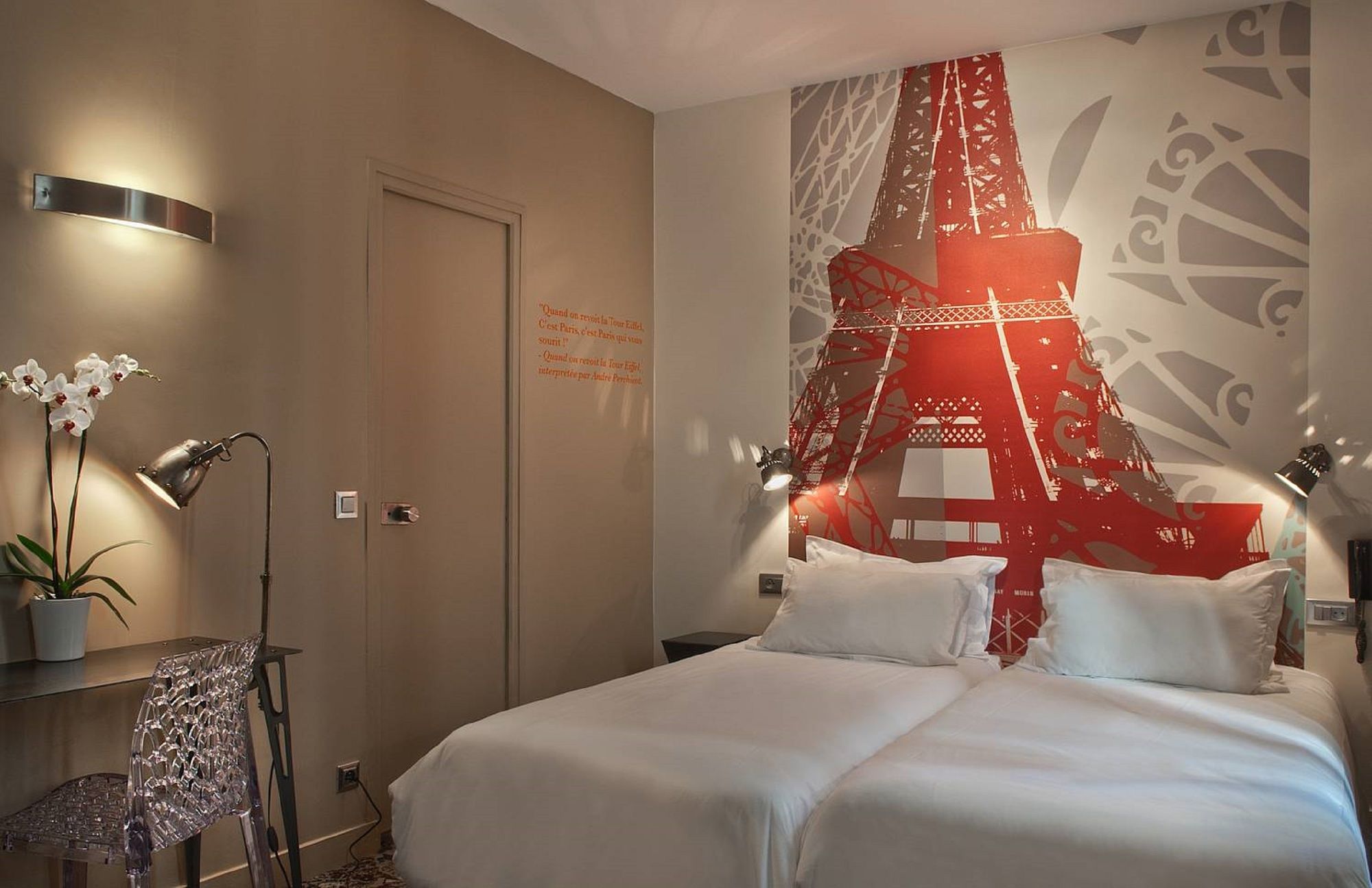 Alpha Paris Tour Eiffel