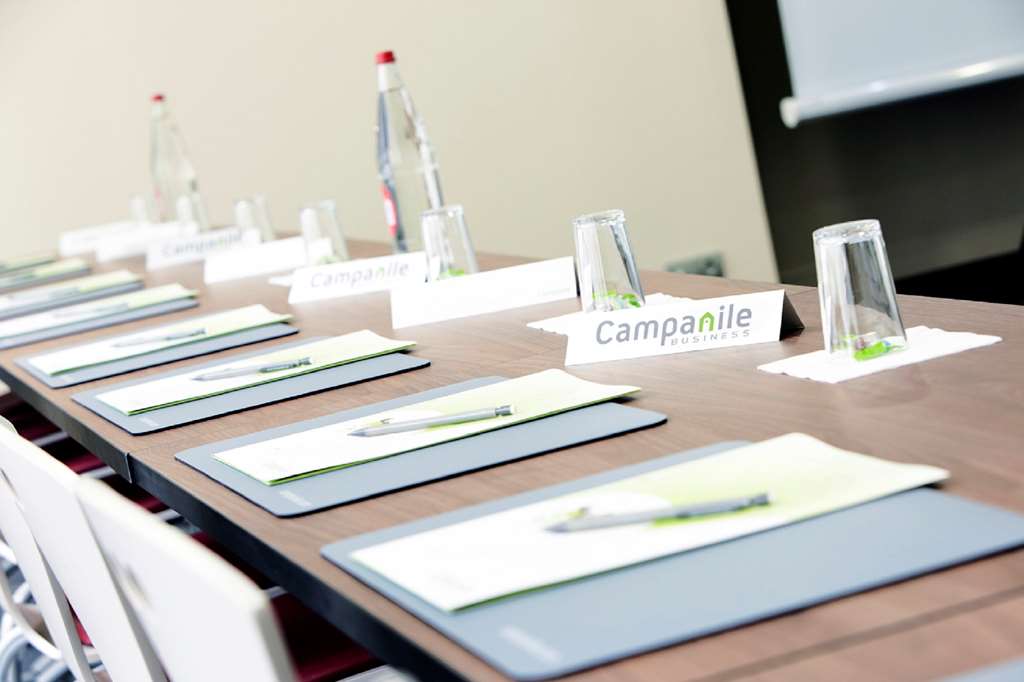 Campanile Versailles Buc