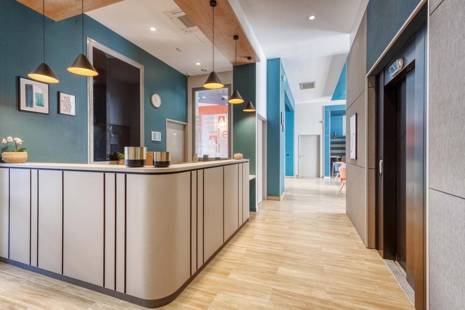 Appart'City Confort Paris Clichy Mairie