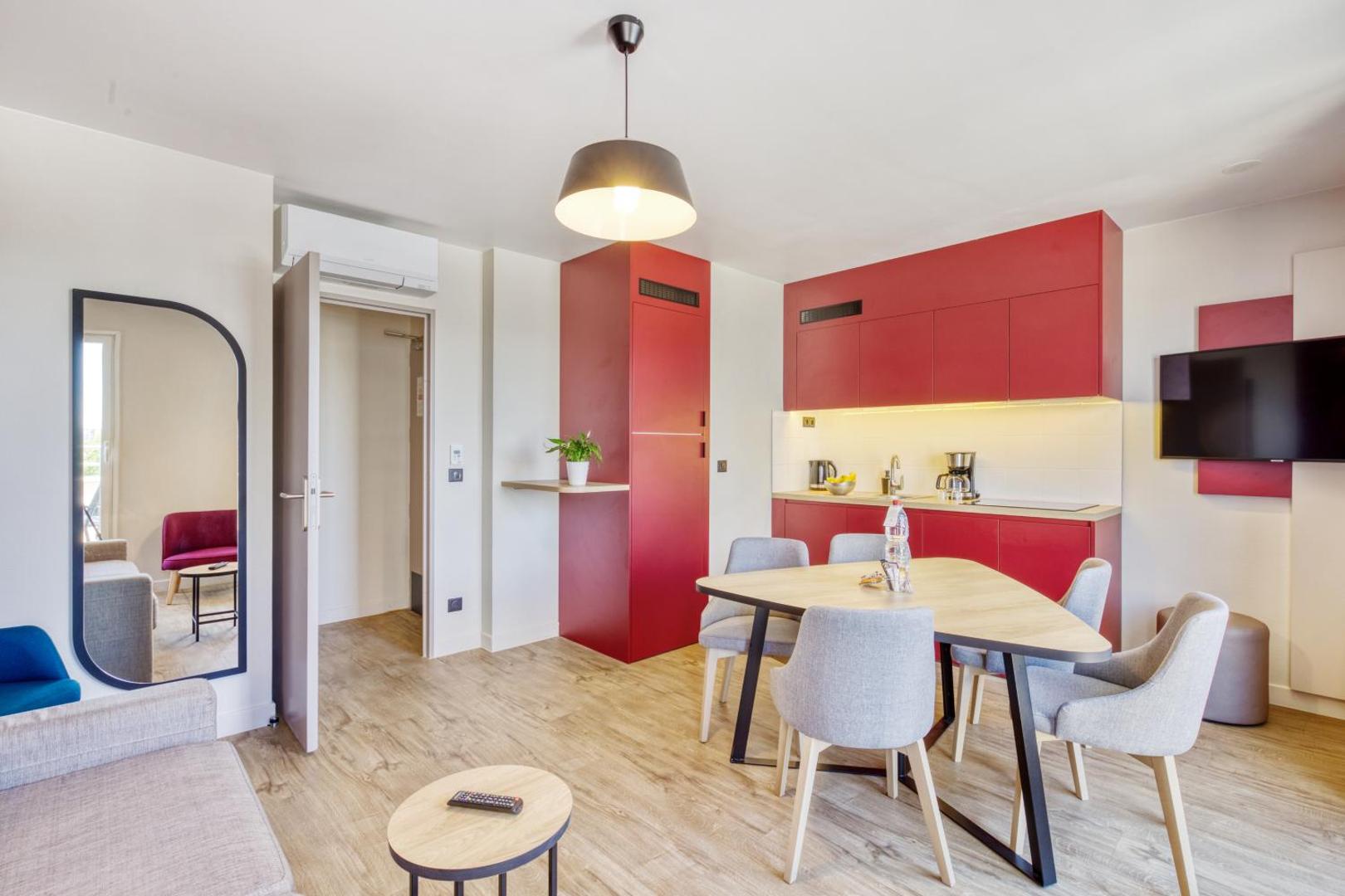 Appart'City Confort Paris Clichy Mairie