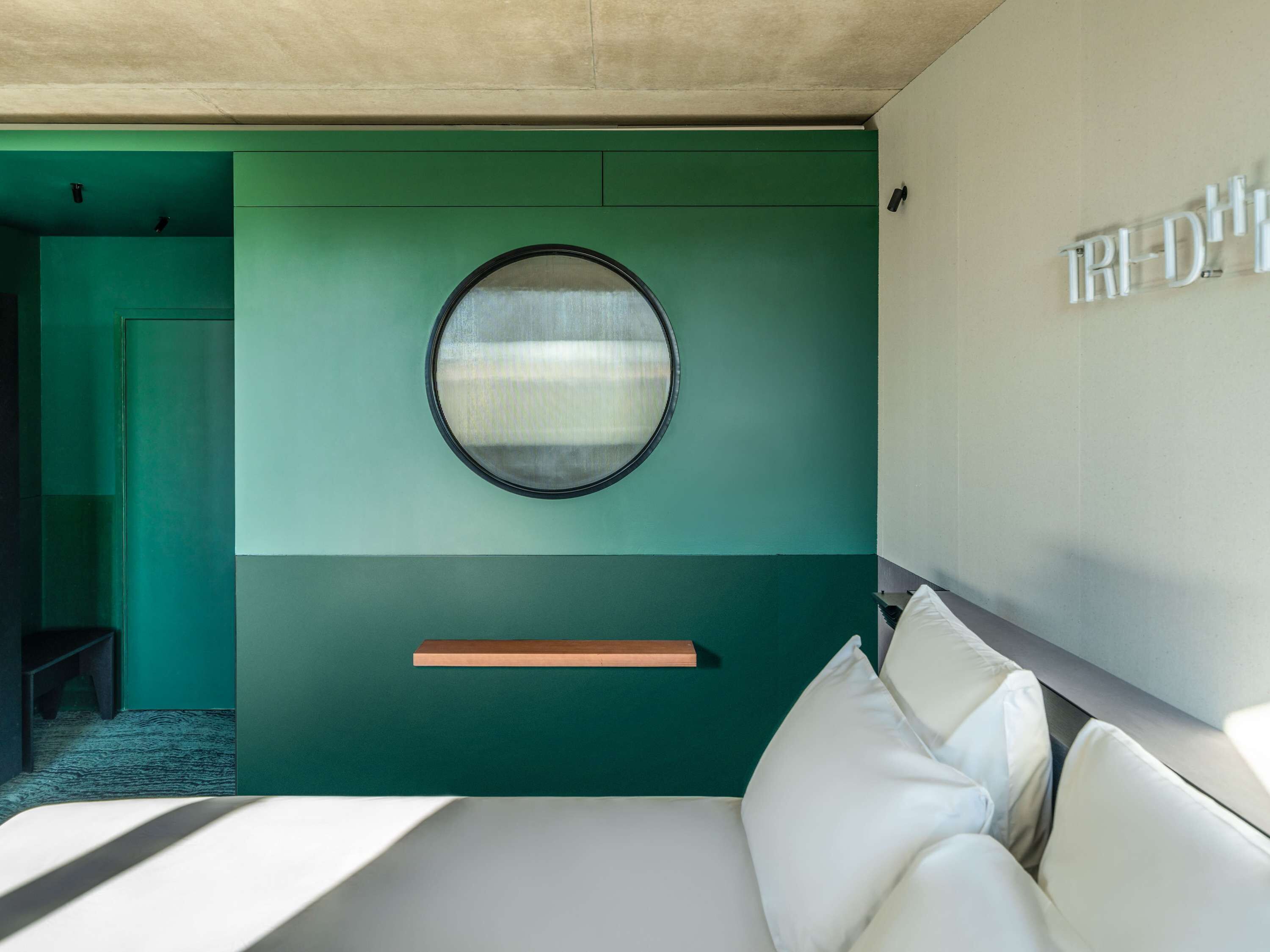 Tribe Paris Clichy