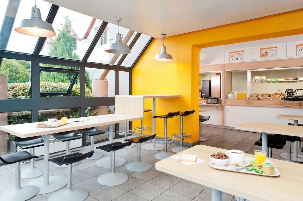 HotelF1Clichy sous Bois