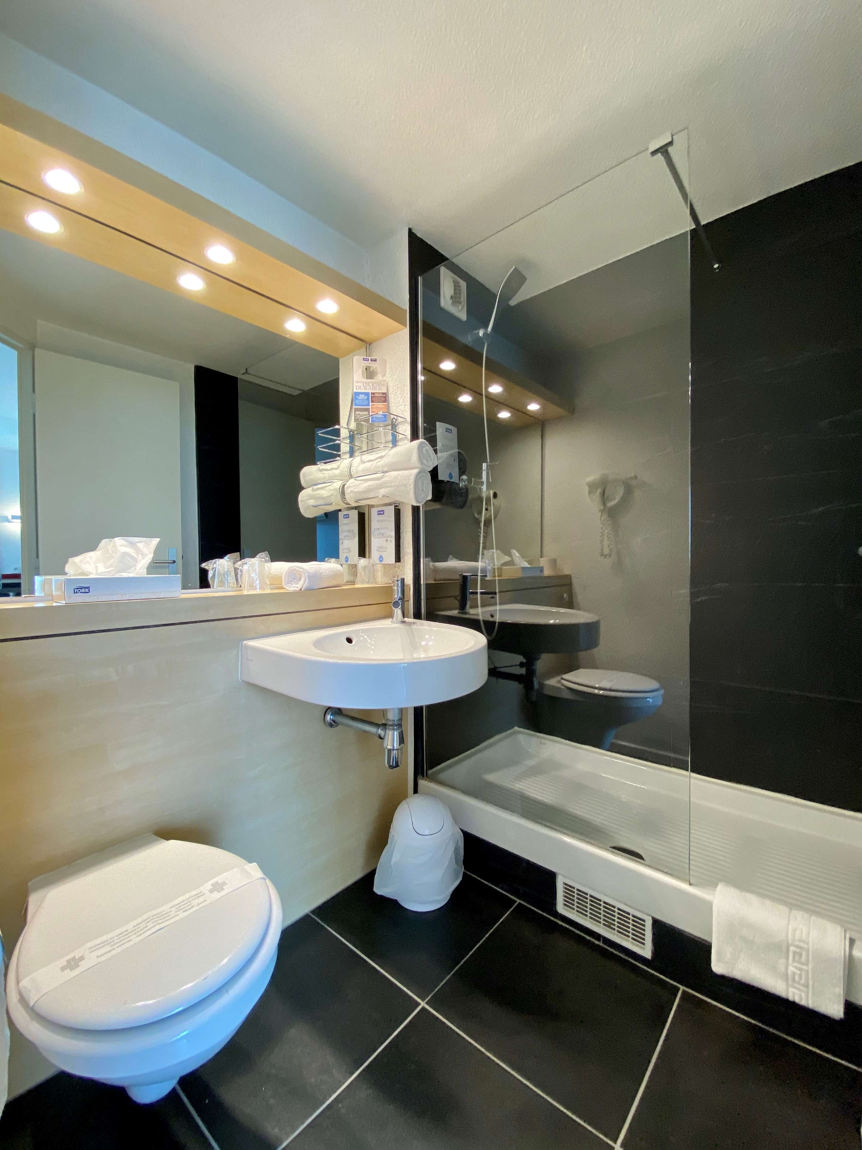 Kyriad Paris Ouest - Colombes