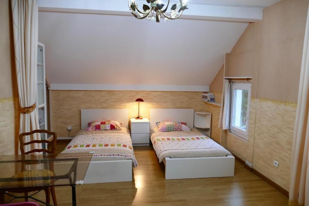 Chalet De Paris