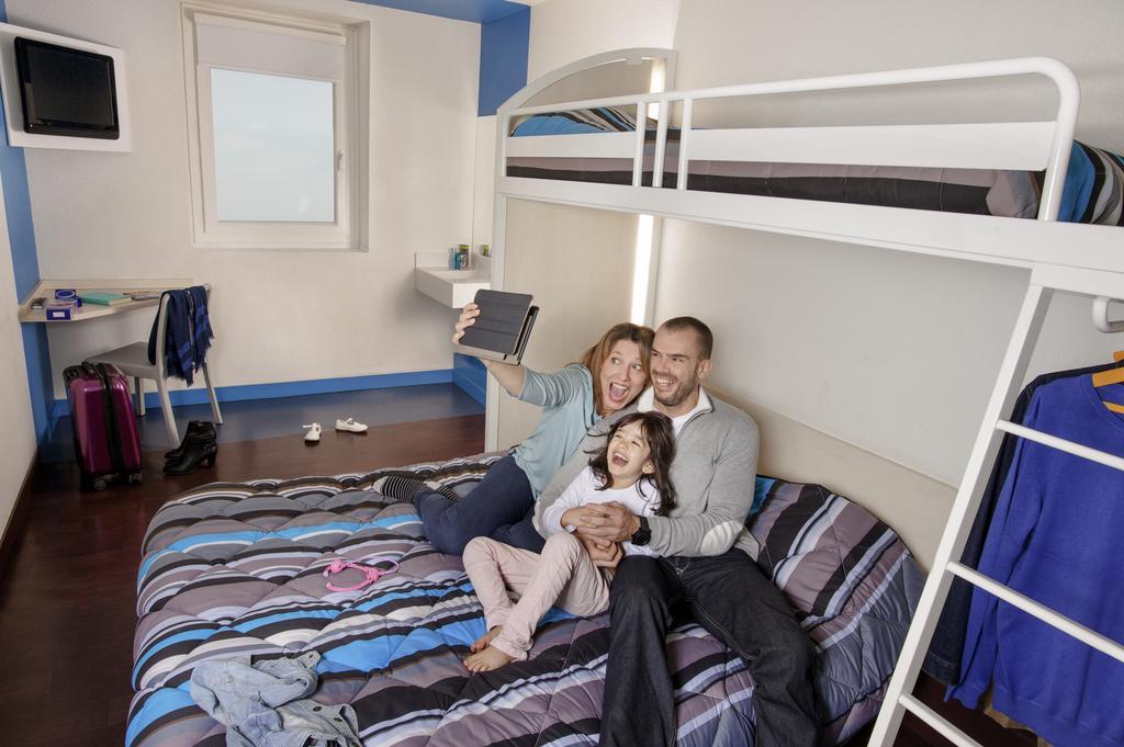 hotelF1 Paris Gennevilliers