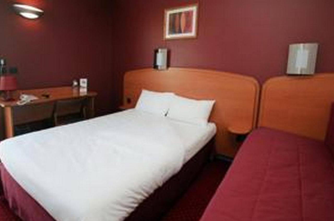 Sky Hotel Goussainville Charles de Gaulle