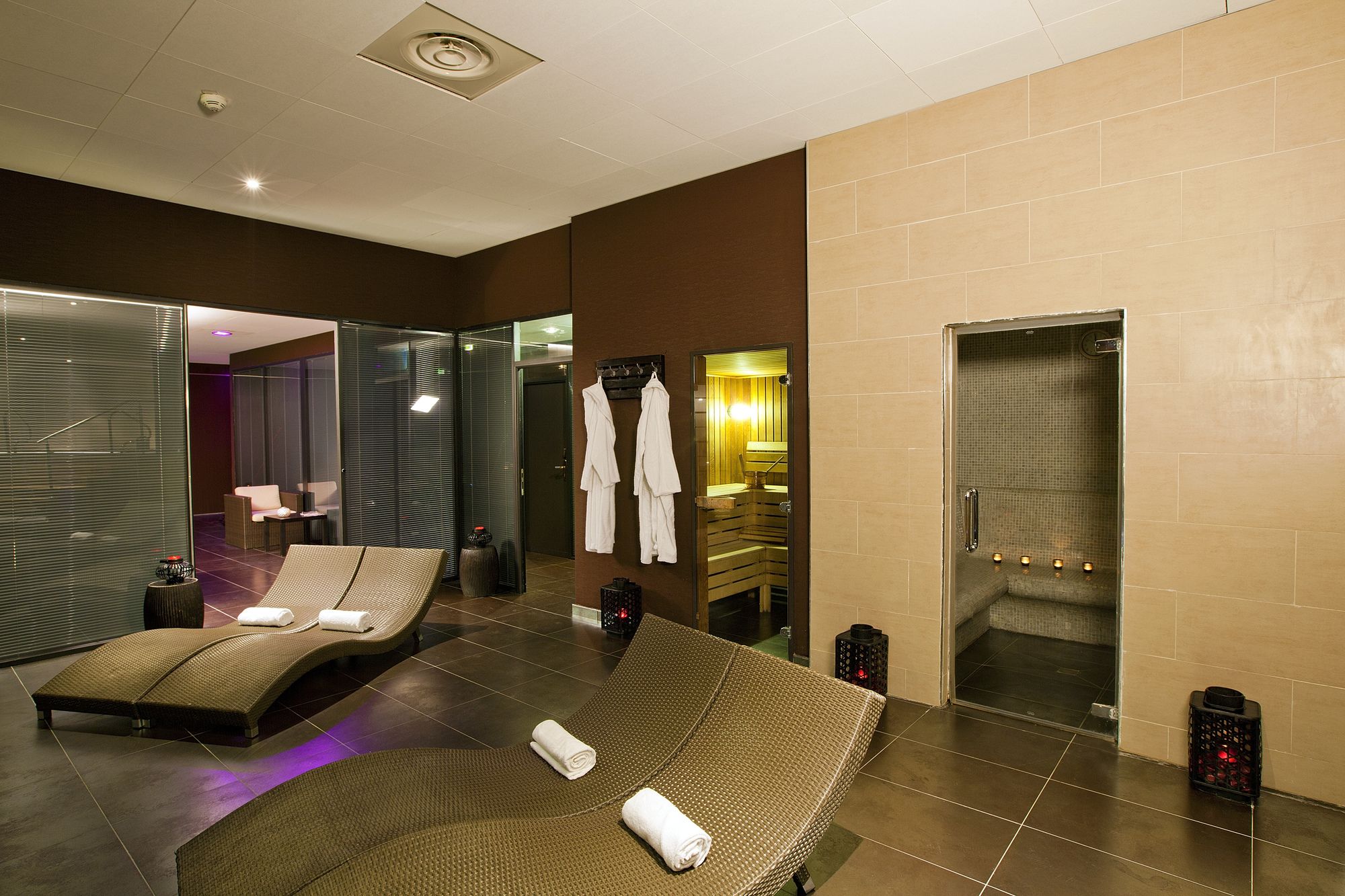 LIEUSAINT - Residhome Appart Hotel Suites Paris Sénart