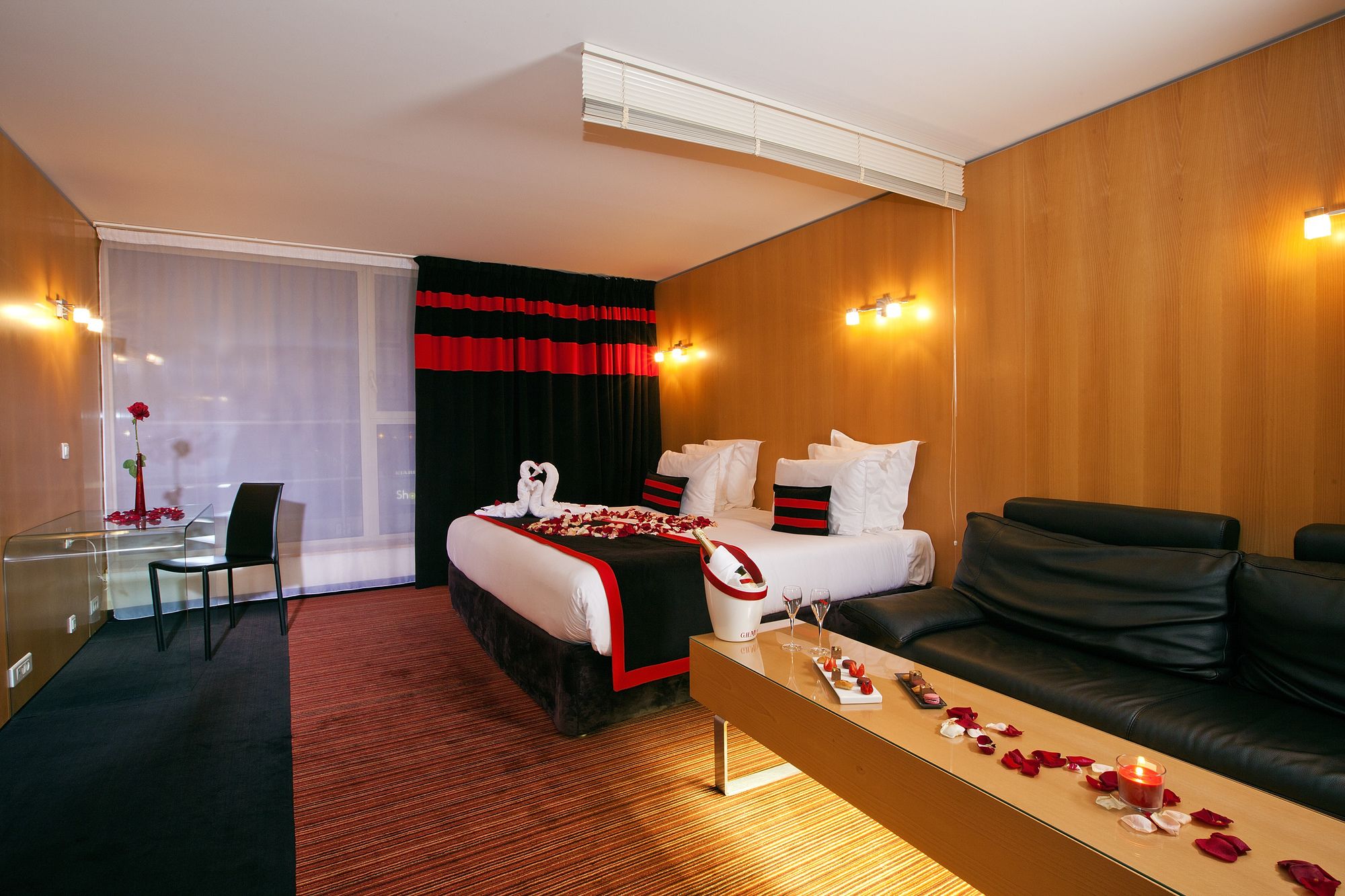 LIEUSAINT - Residhome Appart Hotel Suites Paris Sénart
