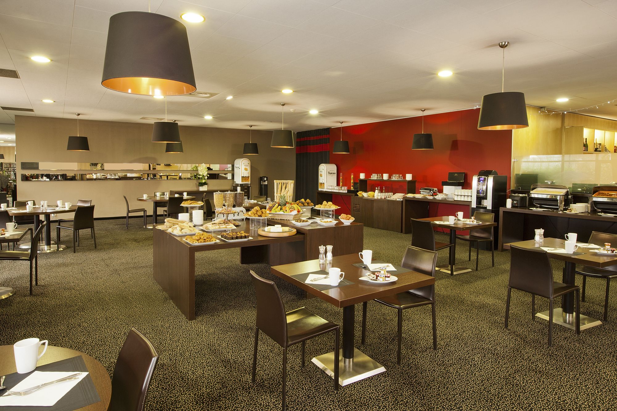 LIEUSAINT - Residhome Appart Hotel Suites Paris Sénart