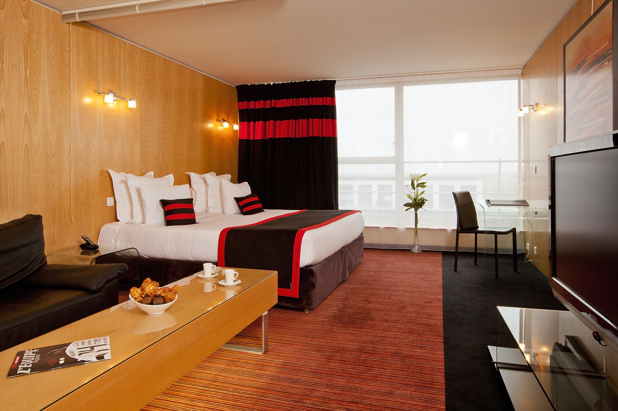 LIEUSAINT - Residhome Appart Hotel Suites Paris Sénart