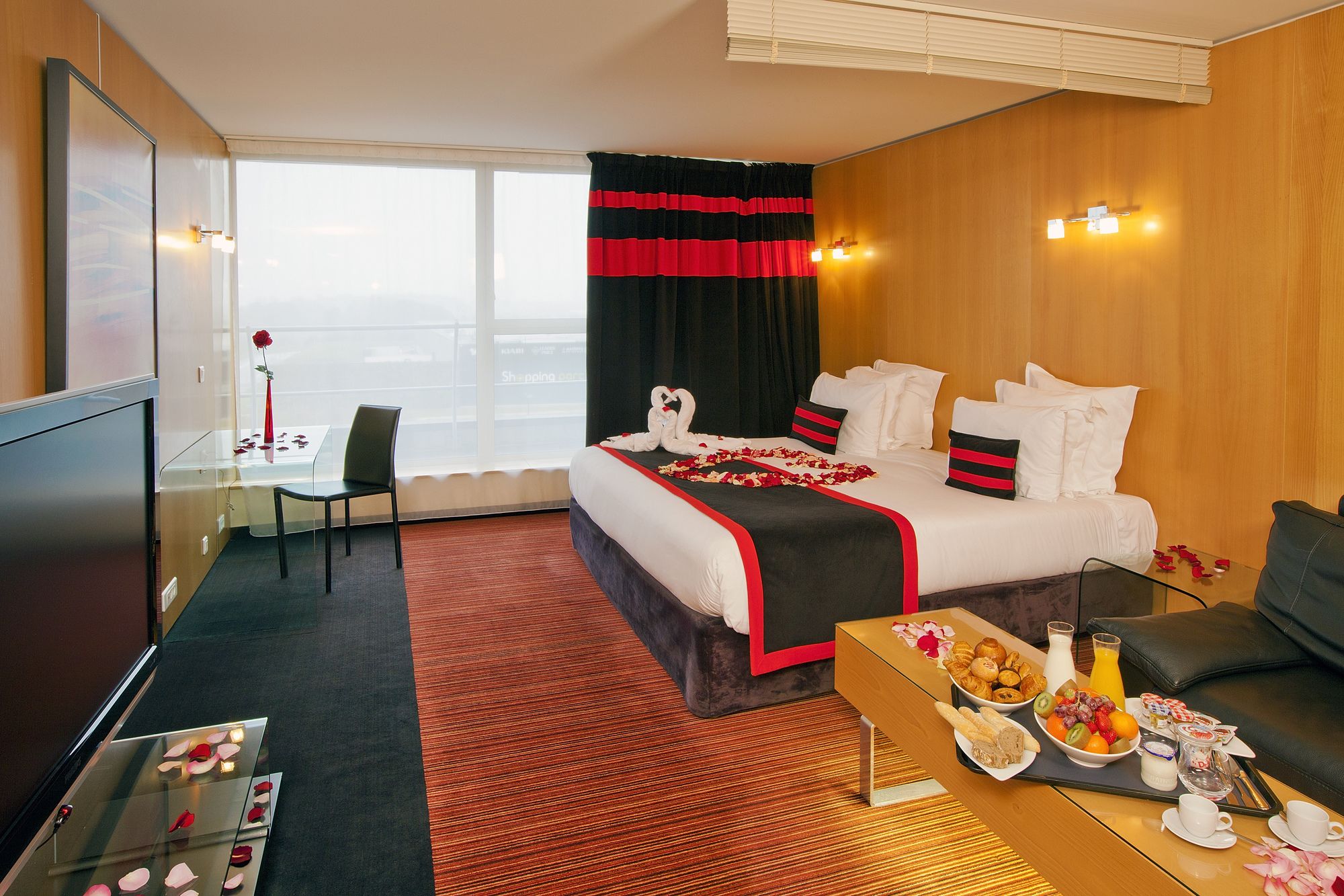 LIEUSAINT - Residhome Appart Hotel Suites Paris Sénart