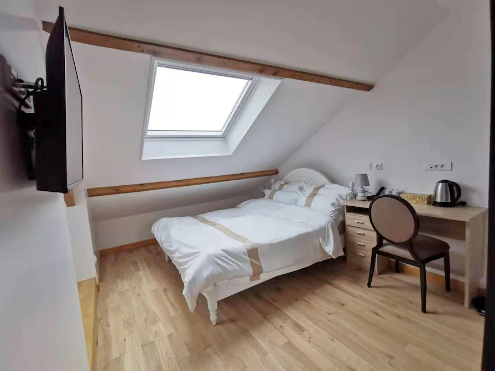 La Maison Charentonneau
