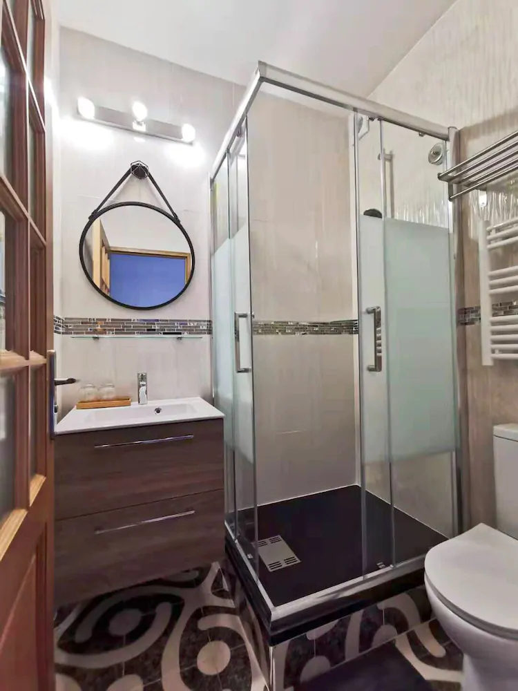 La Maison Charentonneau