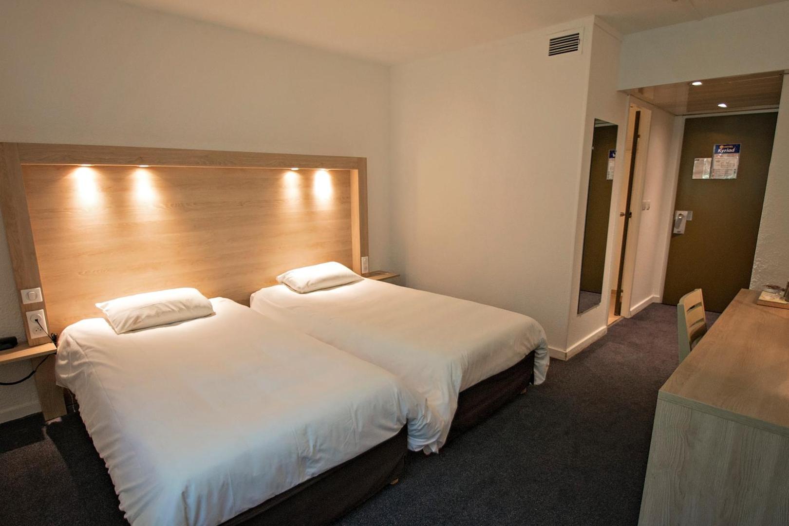 Hotel Kyriad Nemours