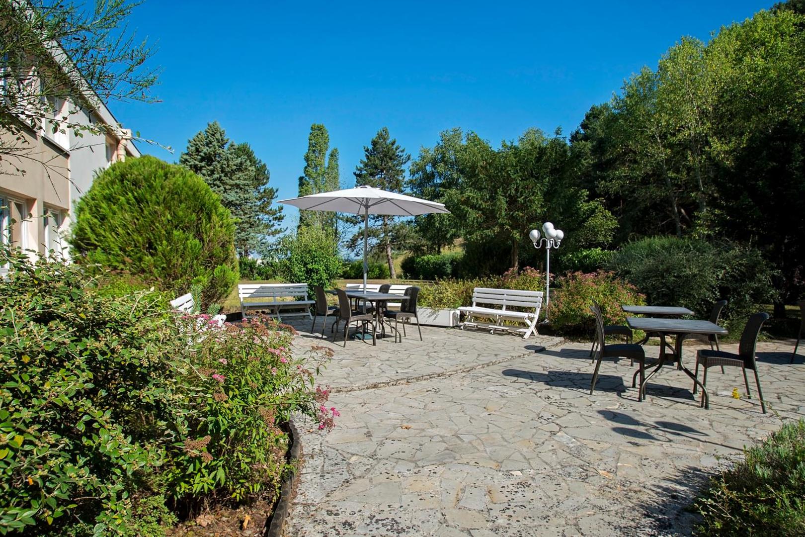 Hotel Kyriad Nemours