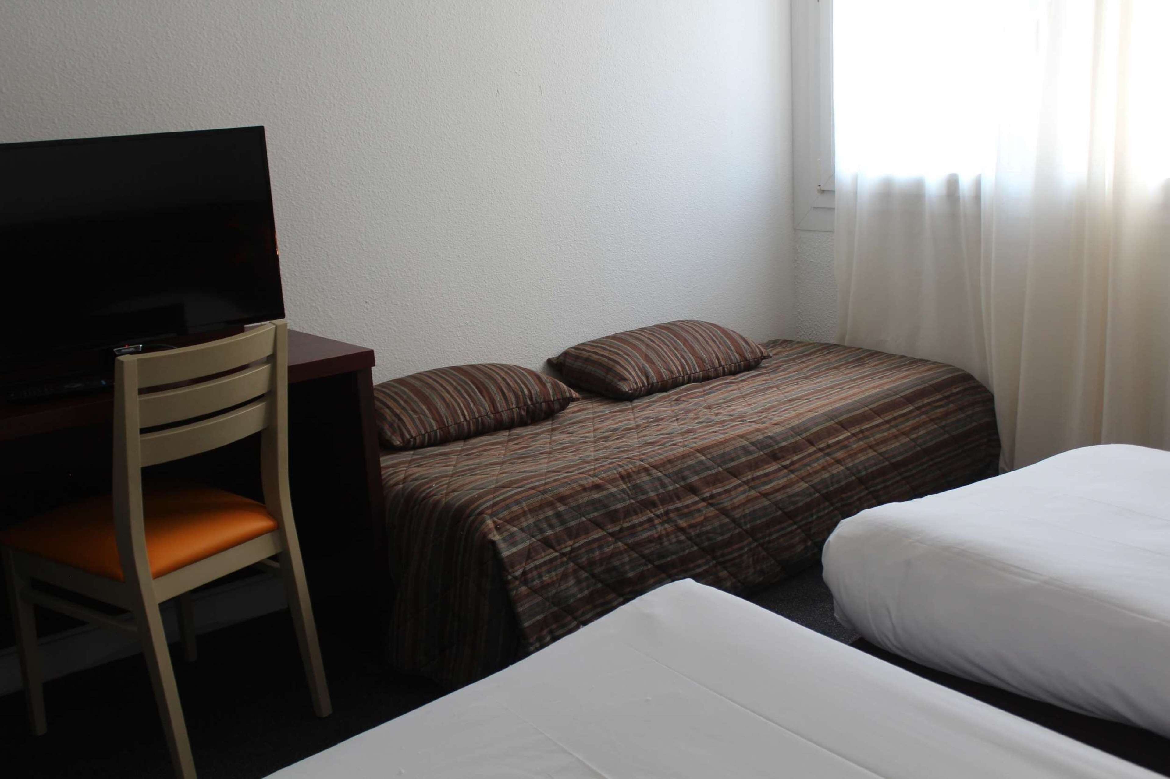 Hotel Kyriad Nemours