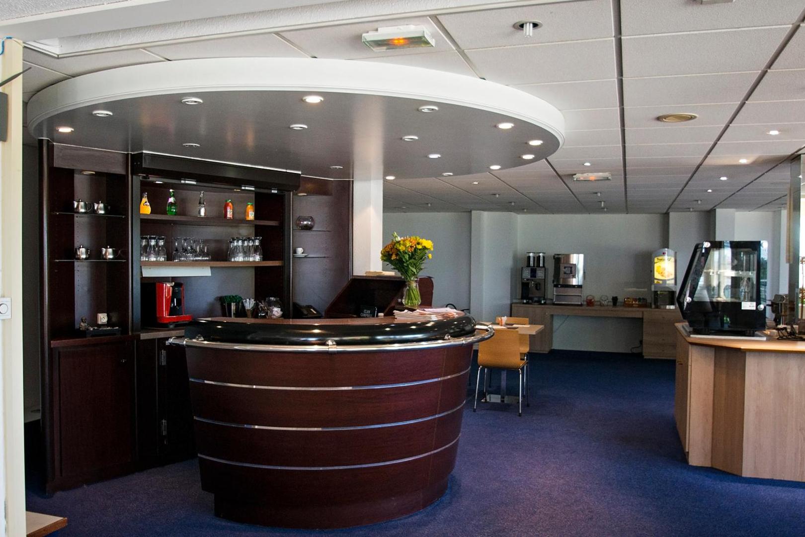 Hotel Kyriad Nemours