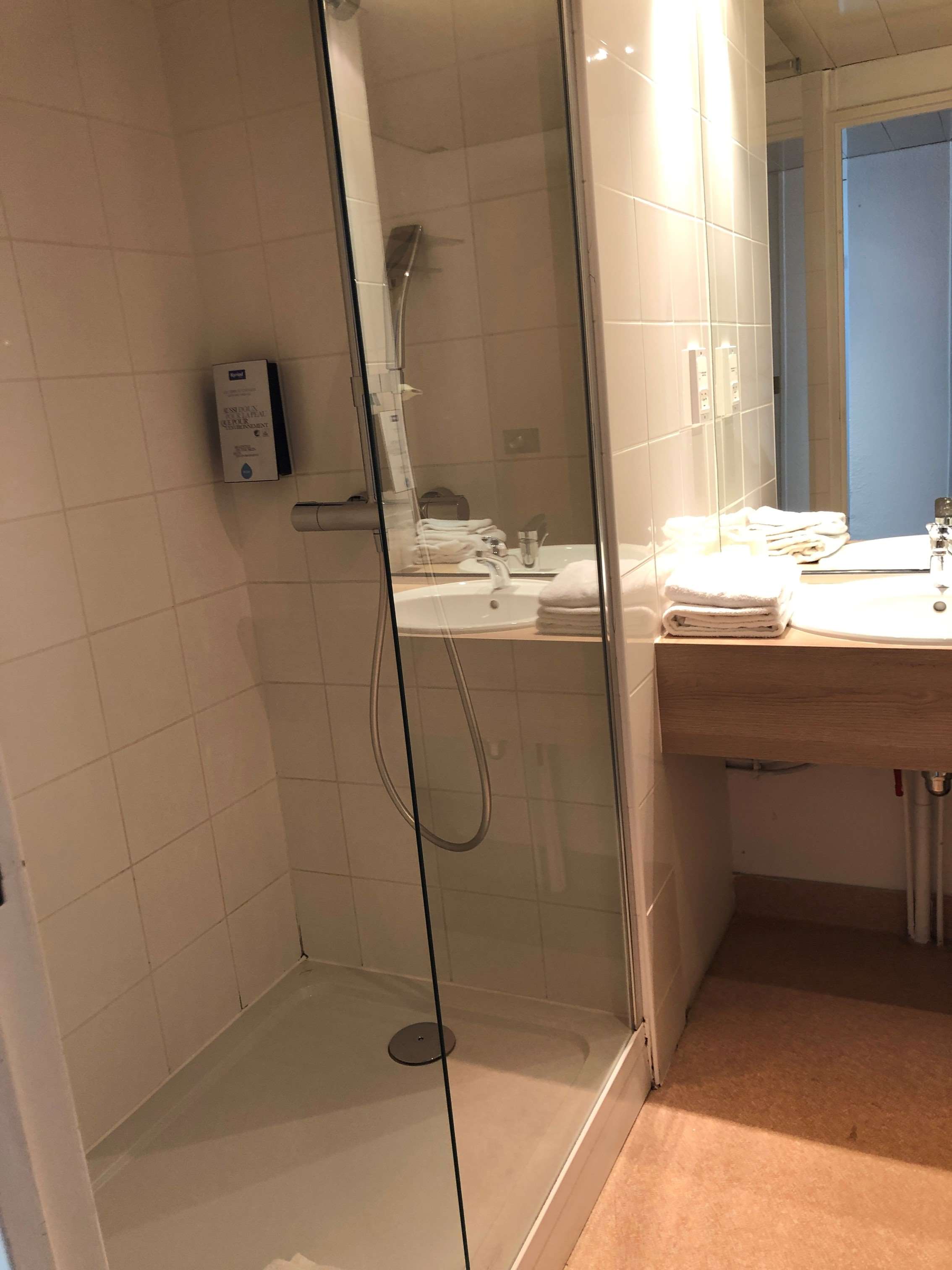 Hotel Kyriad Nemours