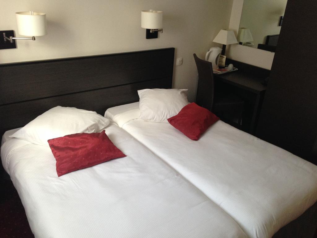 Inter-Hotel Au Pavillon Bleu