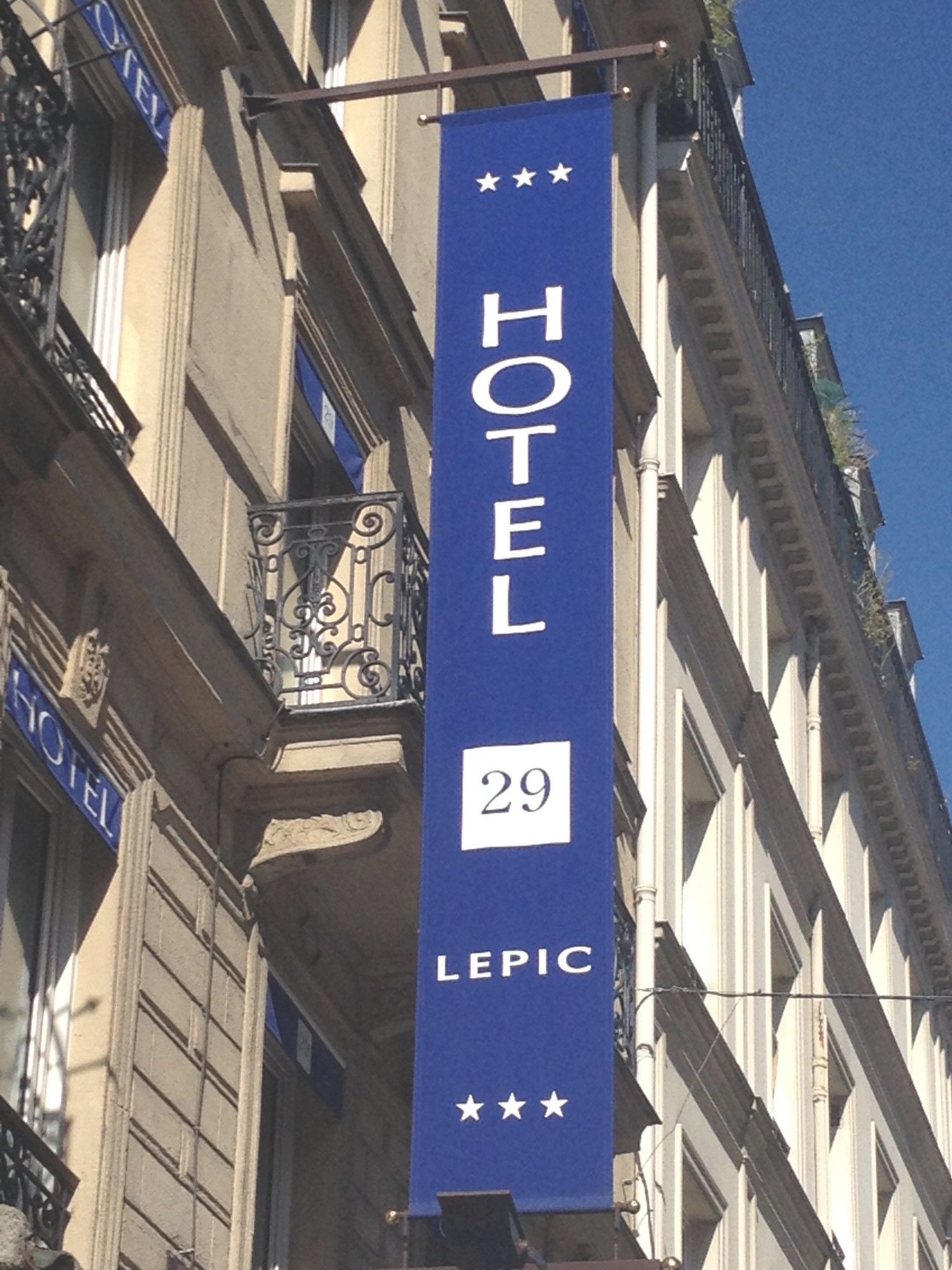 29 Lepic Montmartre