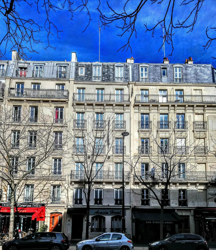 Acacia Hotel