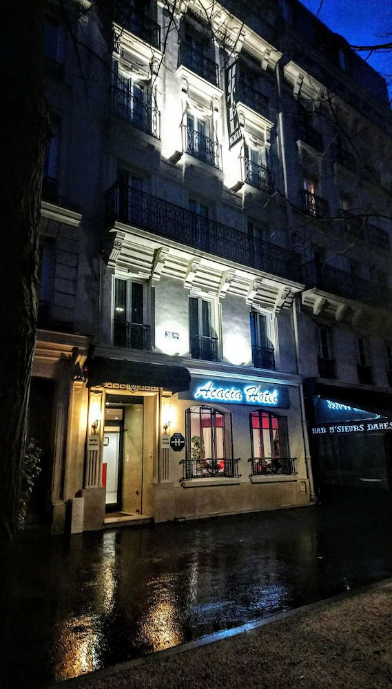 Acacia Hotel