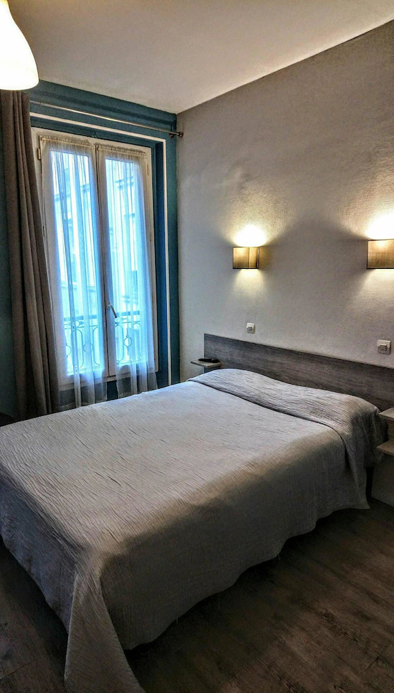 Acacia Hotel