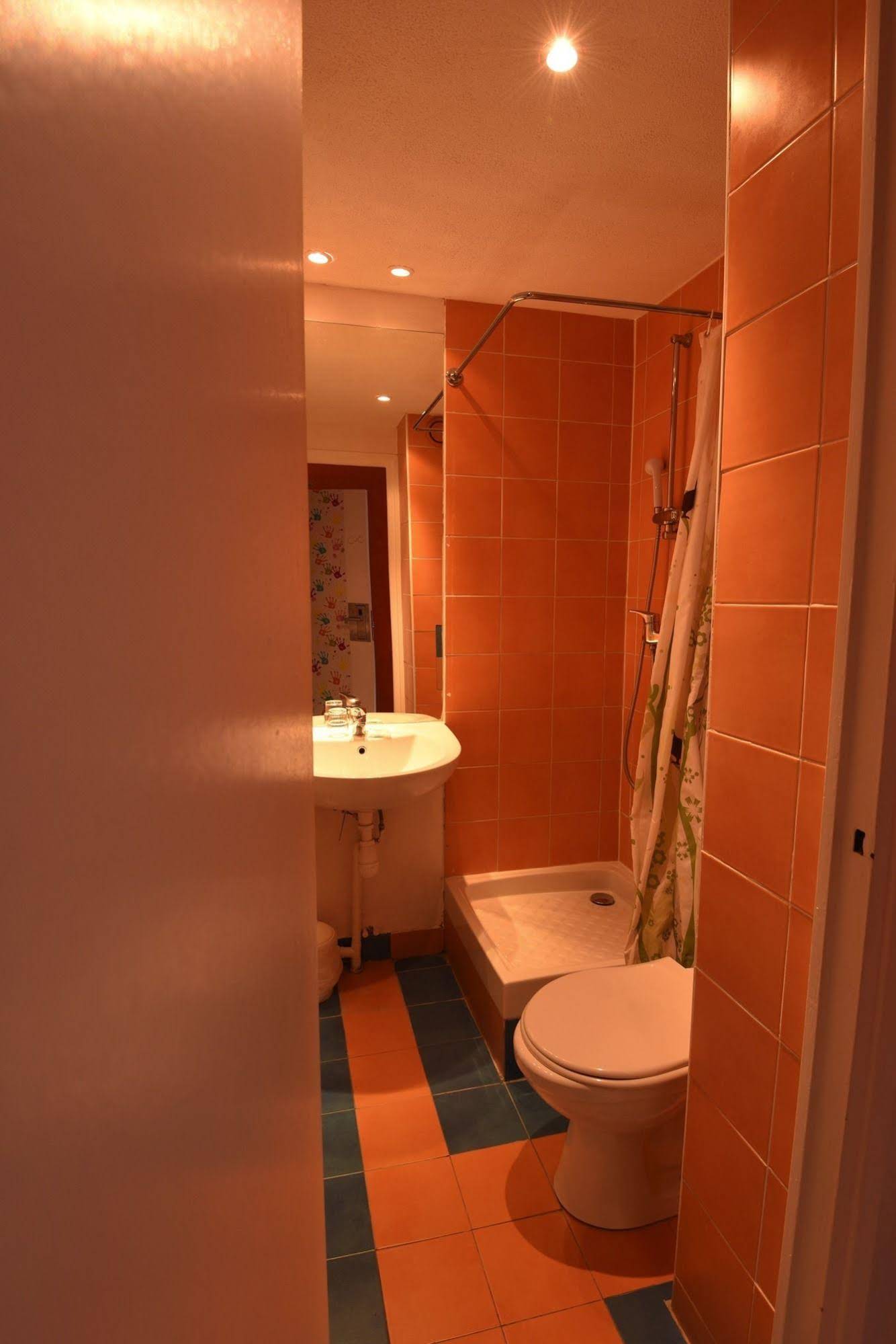 Adonis Paris Hôtel Roma Sacré Cœur