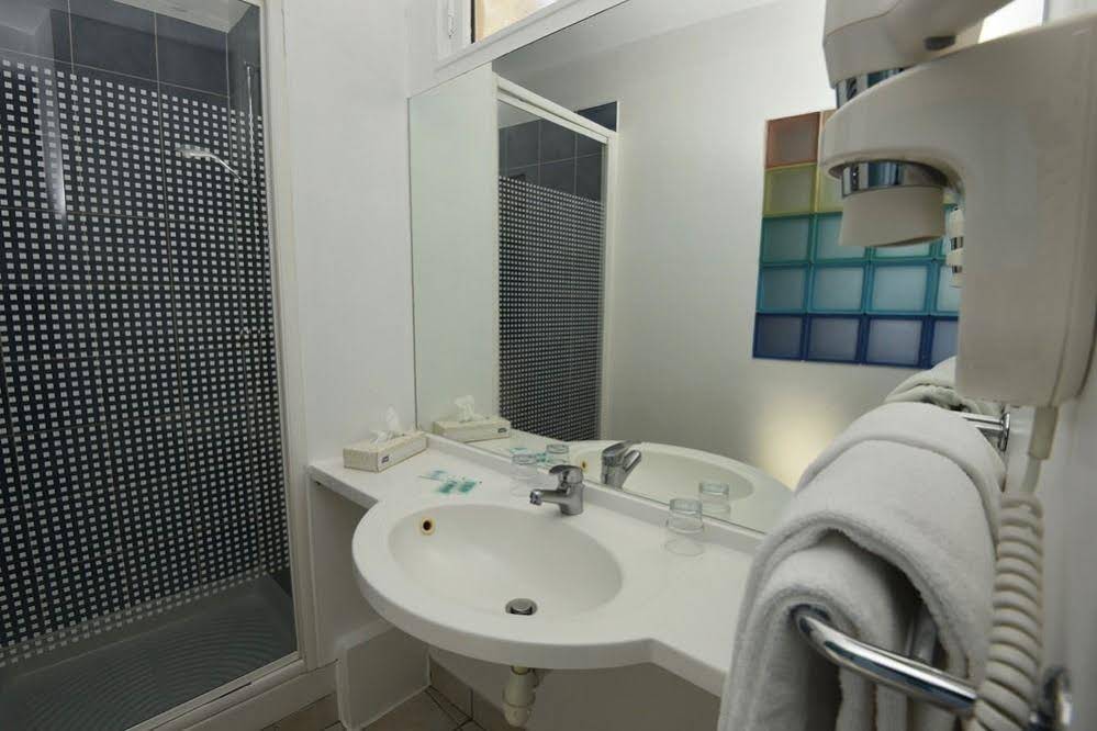 Adonis Paris Hôtel Roma Sacré Cœur
