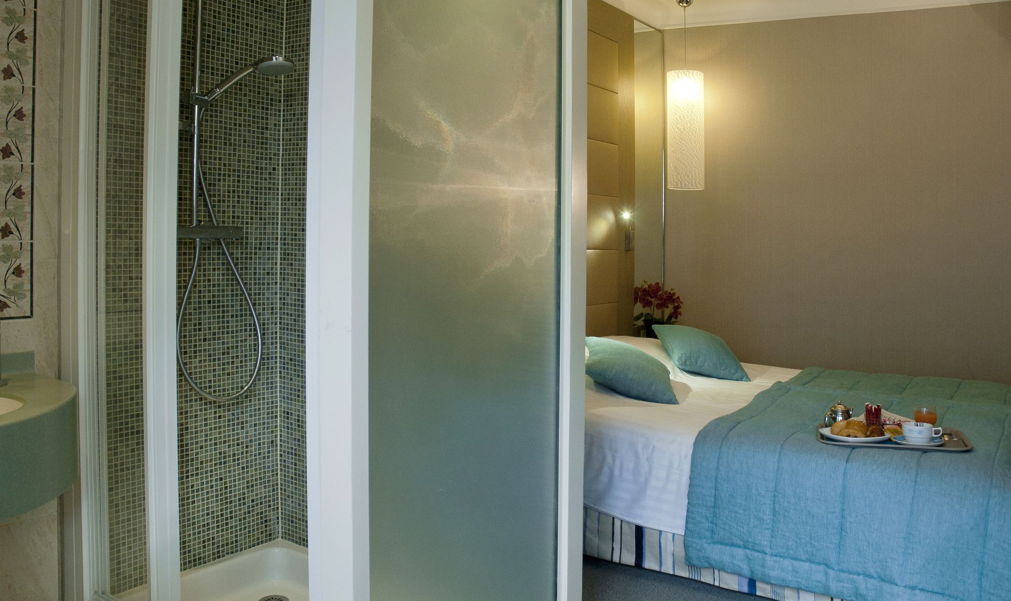 ELSA, Hôtel Paris