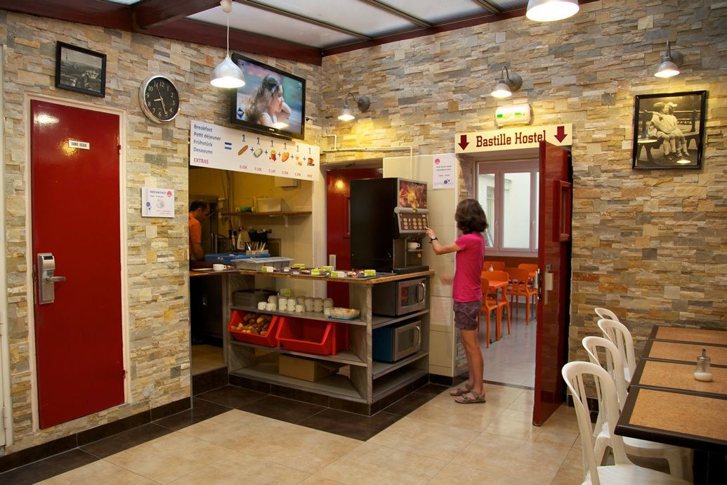 Bastille Hostel