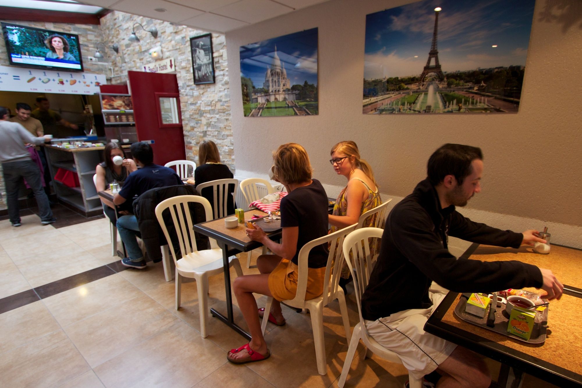 Bastille Hostel