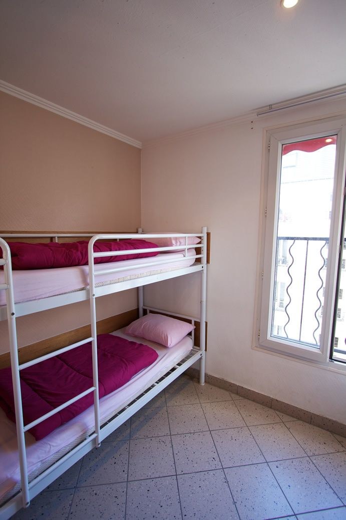 Bastille Hostel
