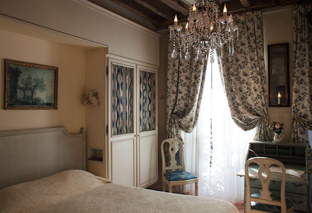 Caron De Beaumarchais