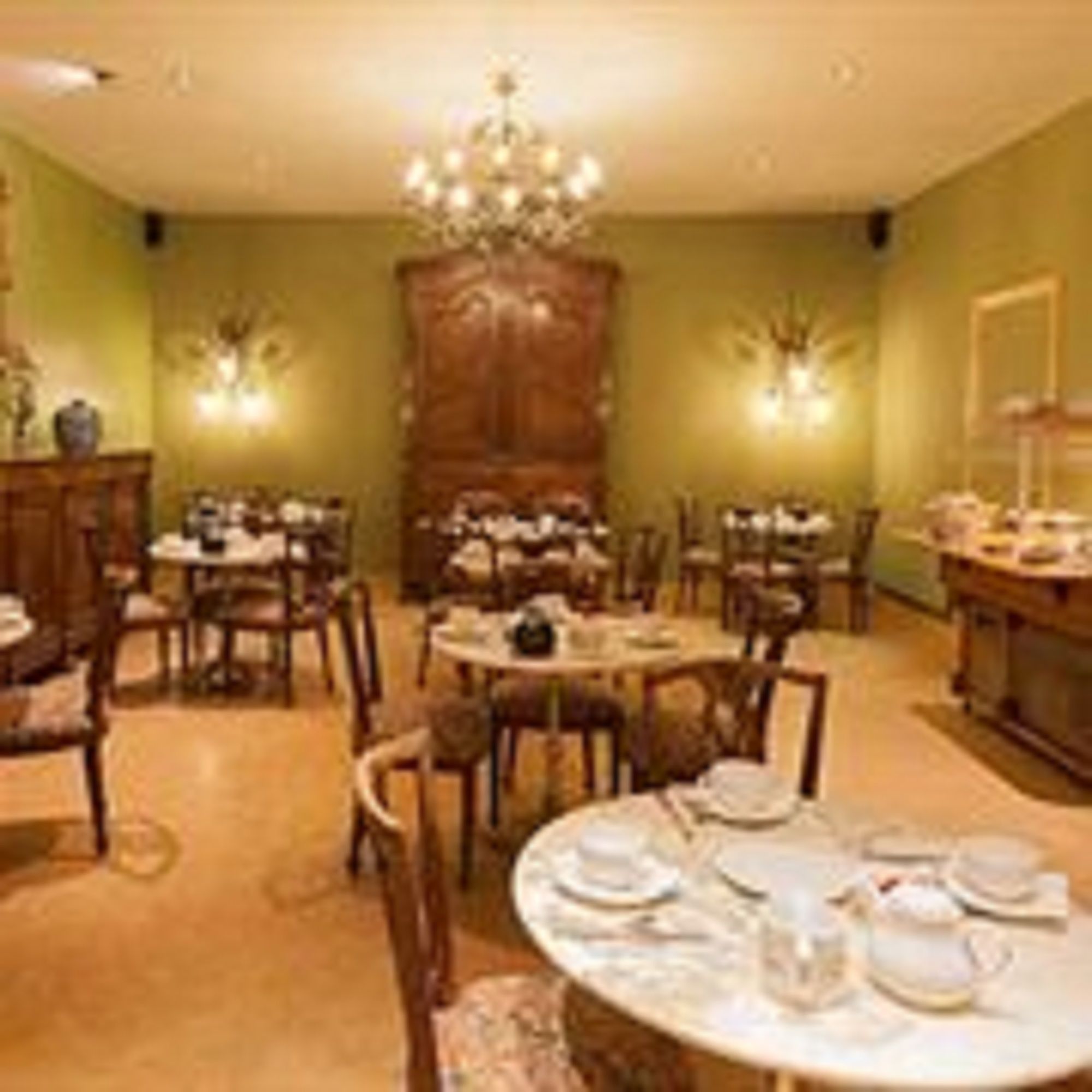 Miss Fuller Hotel