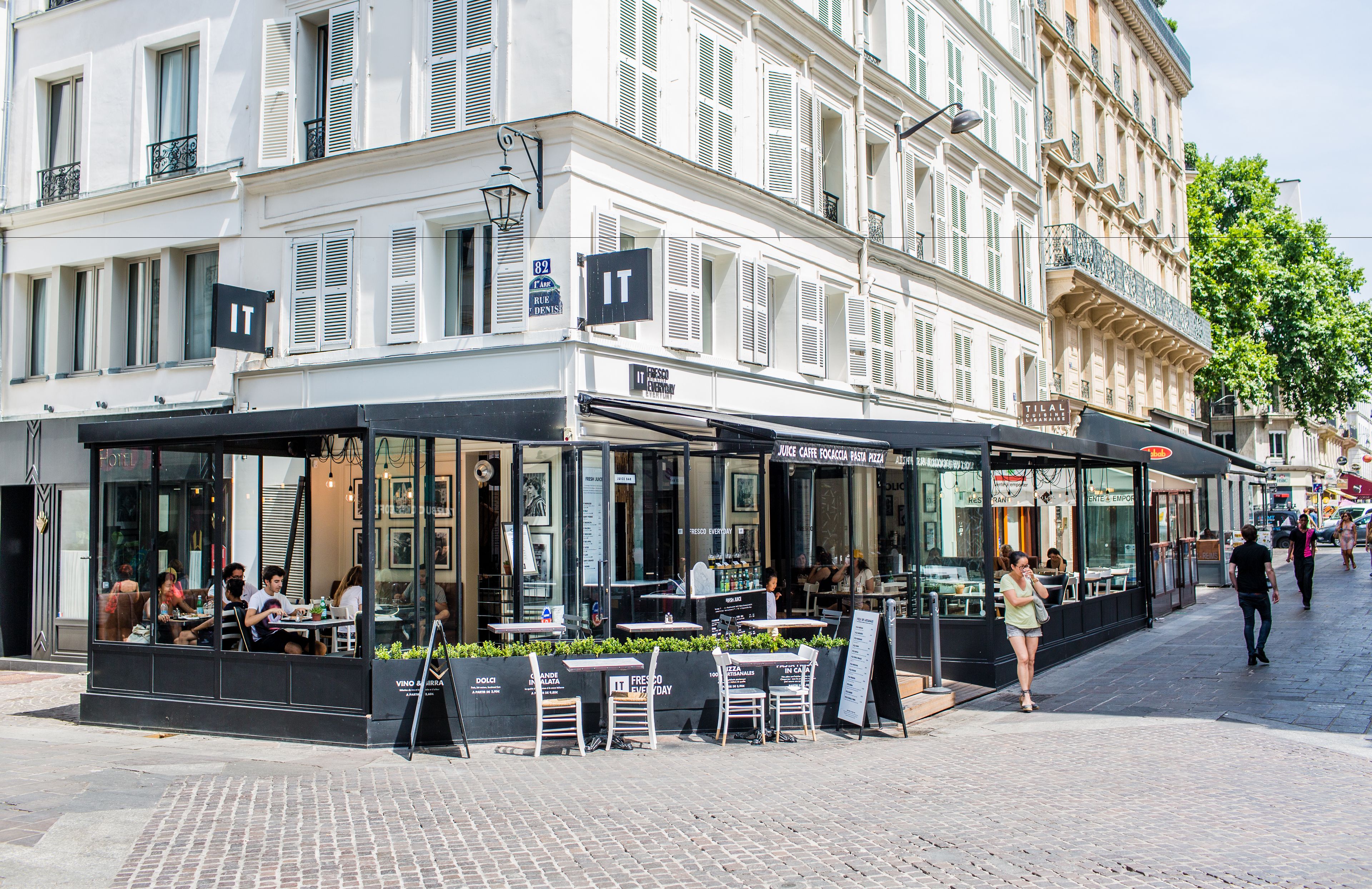 Snob Hotel