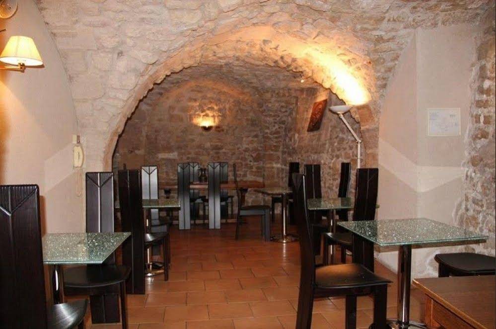 De Senlis