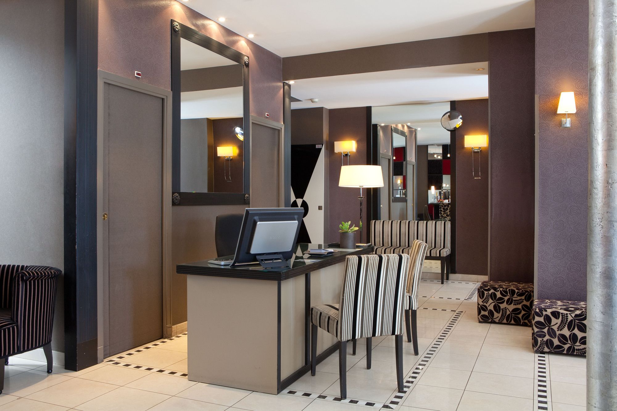 Eiffel Seine Hotel