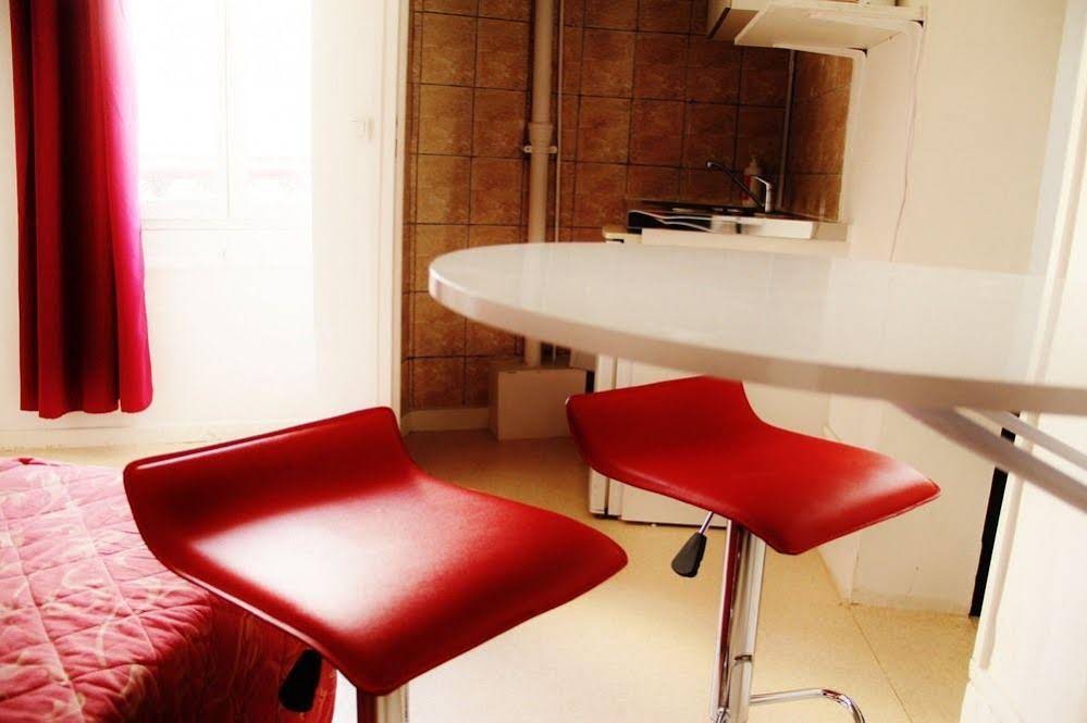 Untalented Hotel - Villette