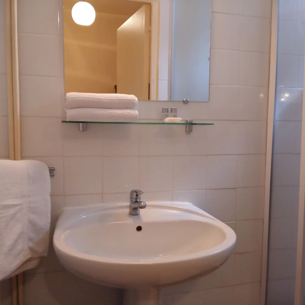 Hotel du Metro