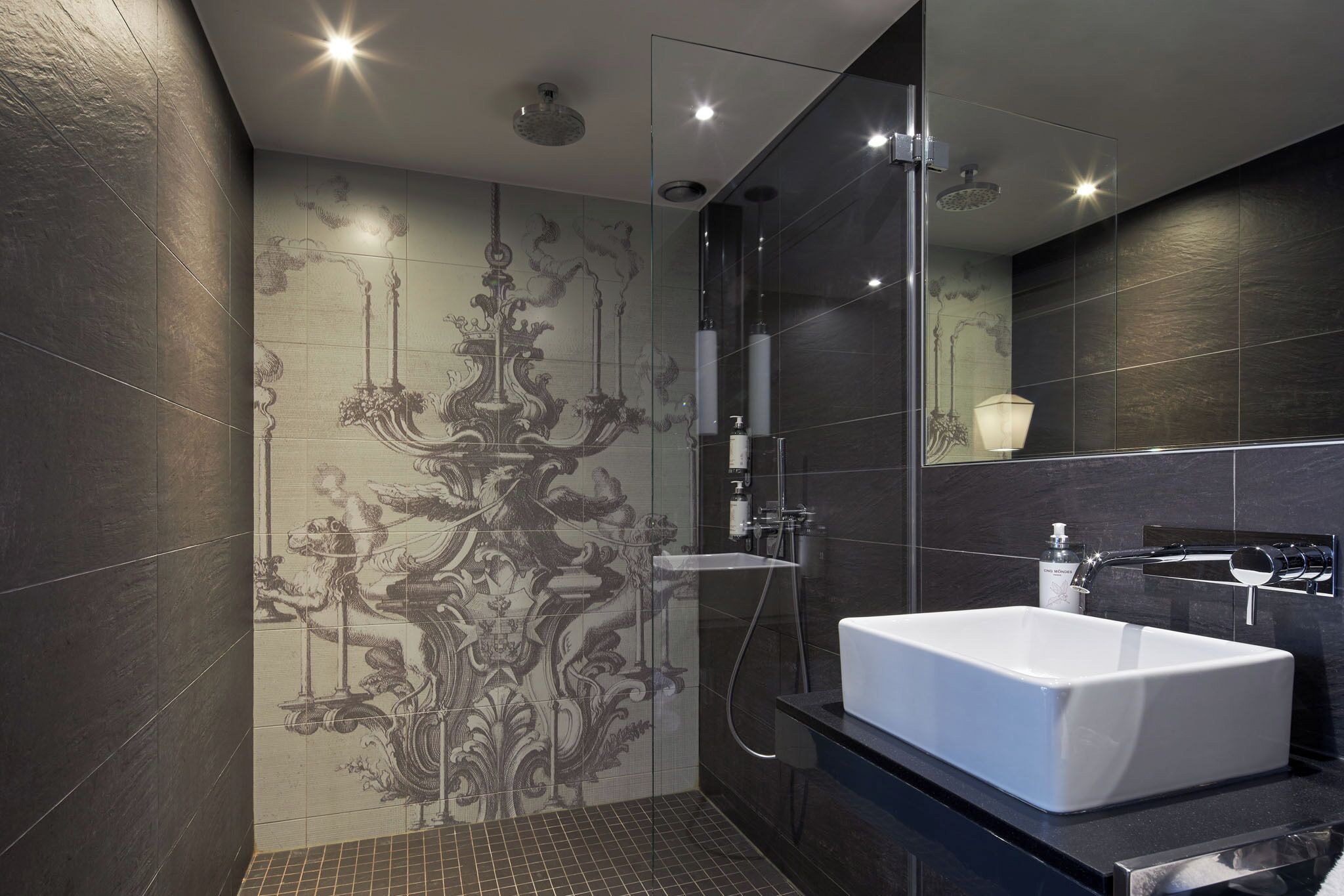 Hotel La Lanterne & Spa By Timhotel