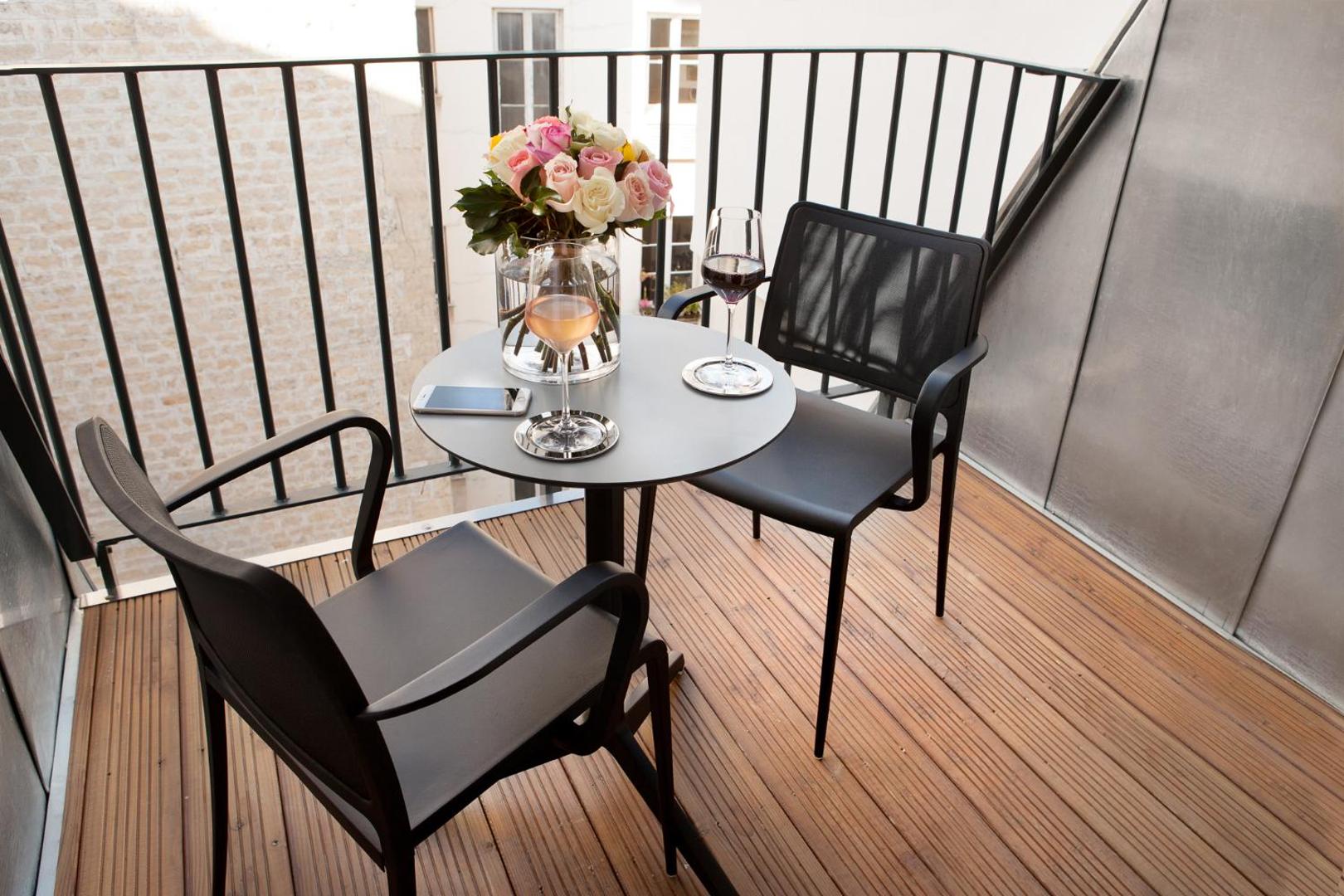 Hotel La Lanterne & Spa By Timhotel