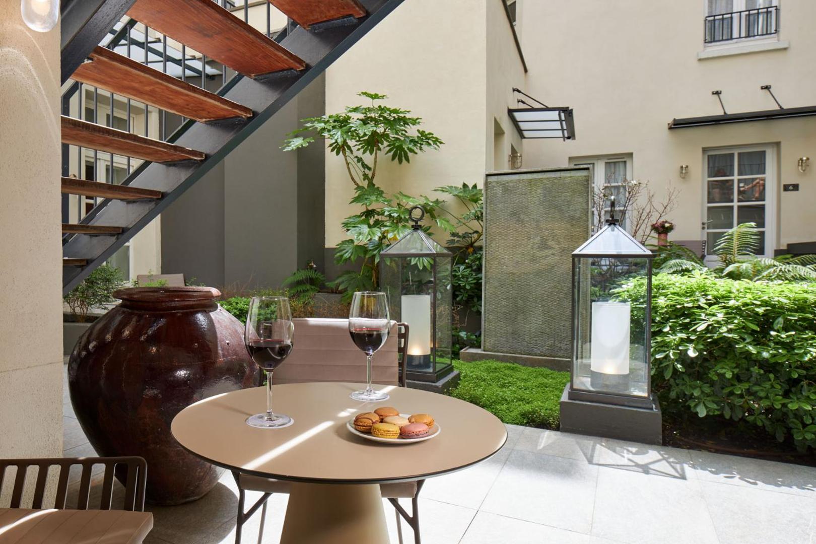 Hotel La Lanterne & Spa By Timhotel