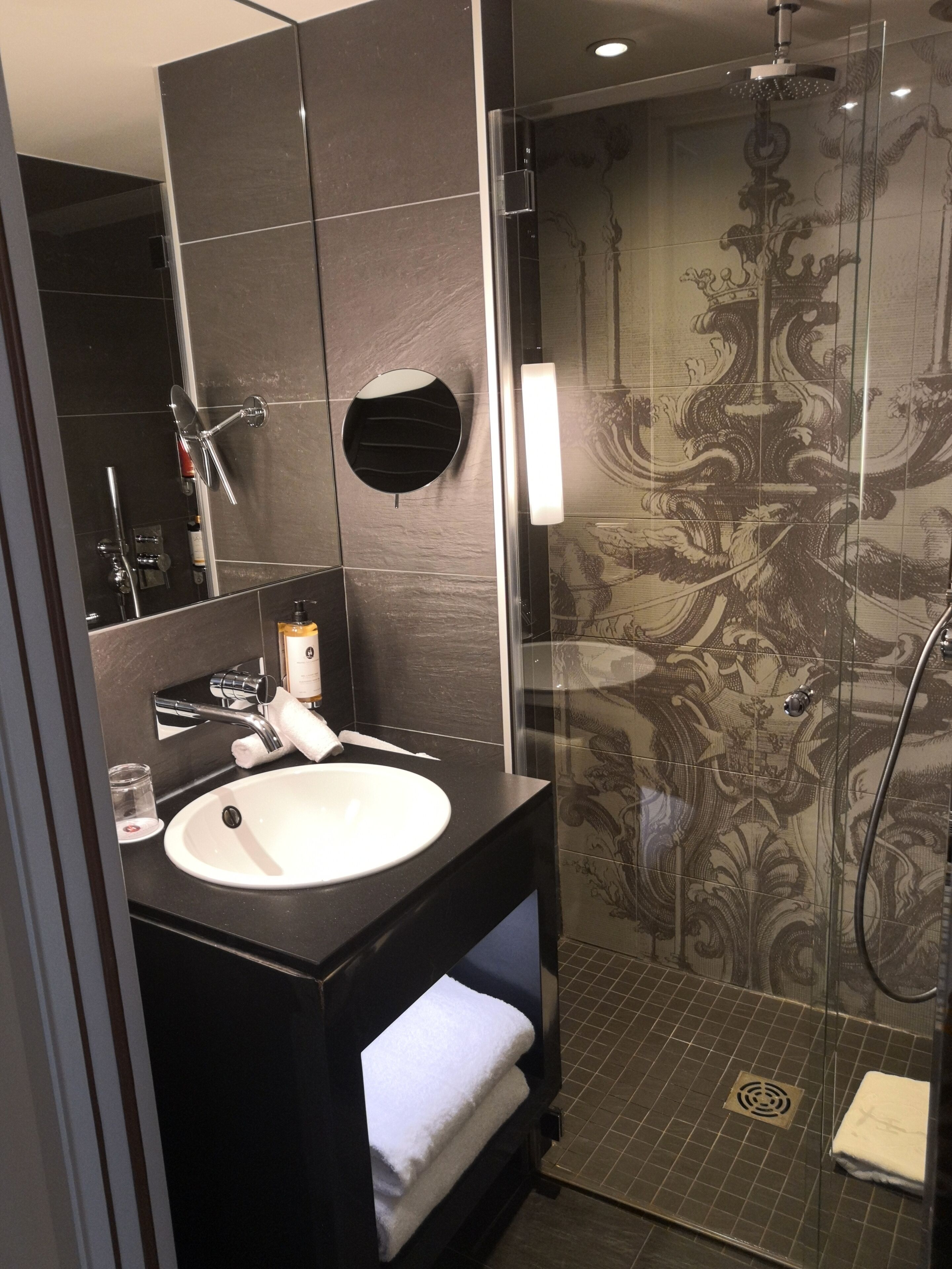 Hotel La Lanterne & Spa By Timhotel