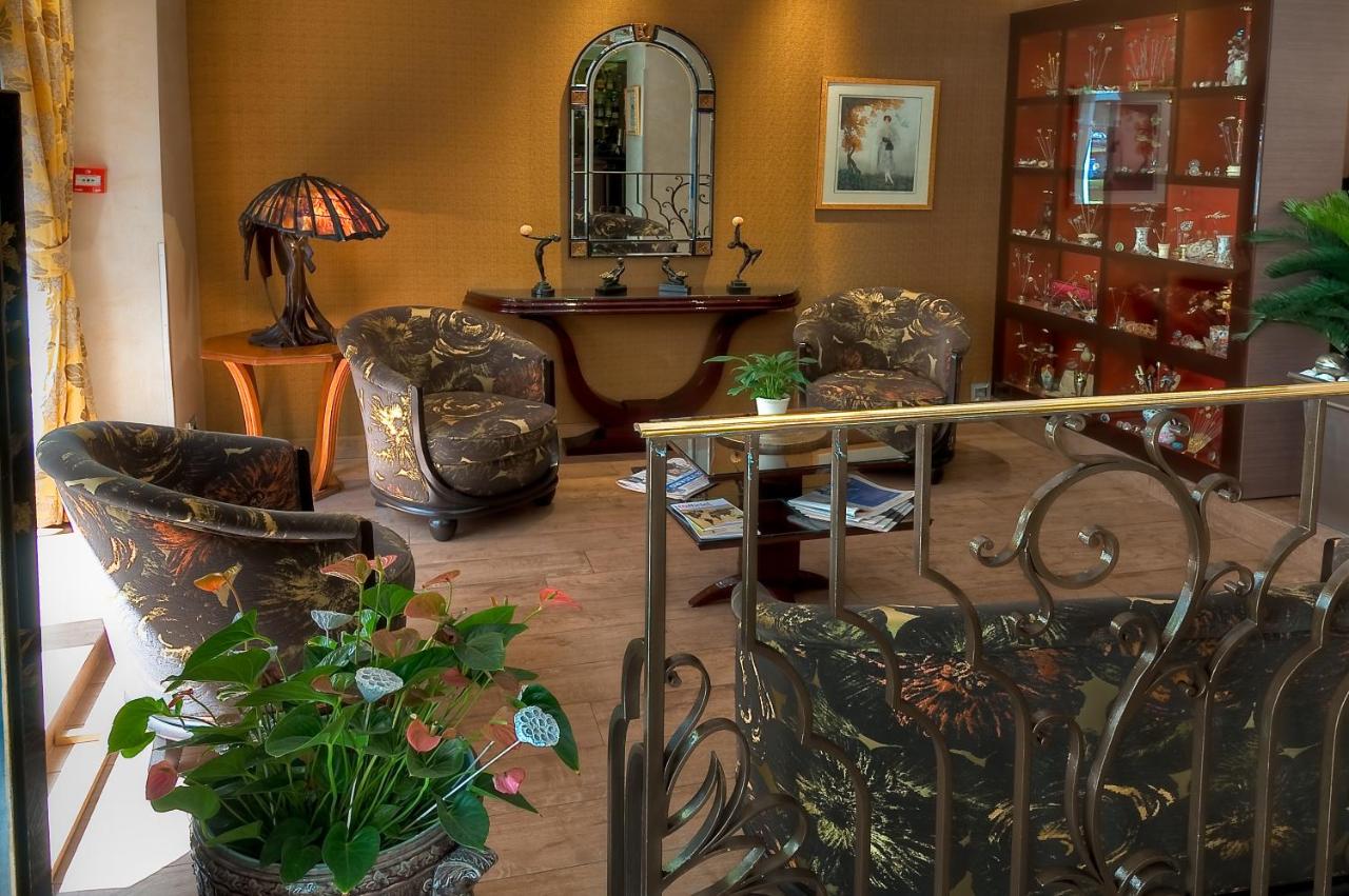 Hotel des Champs-Elysees
